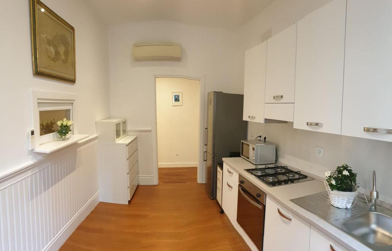 Saint Peter's Place Via Catone * Roma